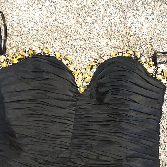 HANNAH S STRAPLESS JEWELED RUNCHED BLACK MINI COCKTAIL DRESS SIZE 2 - NWT - Picture 3 of 12